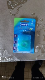 Зубна нитка Oral-B Satin Floss 25 м (5010622018258/5010622017947) фото від покупців 5