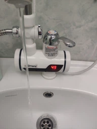 Проточный водонагреватель с душем и краном 3000Вт 220В, нижнее подключение, смеситель с мгновенным нагревом воды и цифровым индикатором температуры, мини бойлер для квартиры, ванной, дома, дачи, RX-019 фото от покупателей 3