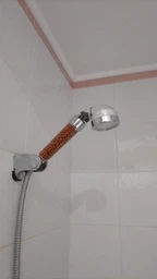 Турмалиновая насадка на душ лейка с минералами с подсветкой за температурой UFT Shower 02 фото от покупателей 1