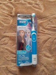 Детская электрическая зубная щетка Oral-B Stage Power/D100 Frozen (4210201245216_4210201245193) фото от покупателей 5