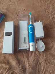 Детская электрическая зубная щетка Oral-B Stage Power/D100 Frozen (4210201245216_4210201245193) фото от покупателей 3