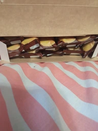 Упаковка вафельных батончиков Nutella с начинкой из ореховой пасты с какао и вафельных шариков 22 г х 10 шт (8000500380987) фото от покупателей 2