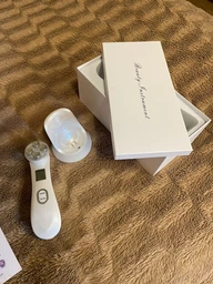 Микротоковый массажер для лица и шеи Swan Beauty Skin Boost RF-30 MS EMS массажер с микротоками от отеков лифтинг и тонус кожи мощный для омоложения с микротоками светотерапия аккумуляторный белый фото от покупателей 17