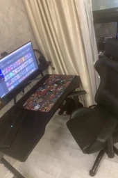 Геймерський ігровий стіл Huzaro Hero 5.0 чорний фото від покупців 5