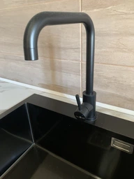 Мойка из нержавеющей стали AQUAMILL 6050 с PVD покрытием черная + смеситель + дозатор + решетка фото от покупателей 17