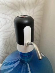 Аккумуляторная помпа Usams автоматический насос для воды из бутлей WATER DISPENSER с подсветкой Бело-Черная