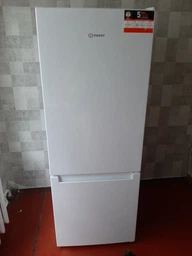 Двухкамерный холодильник Indesit LI6 S1E W фото от покупателей 7