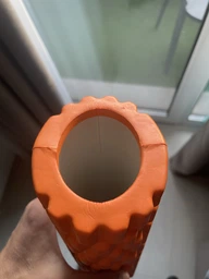 Массажный ролик EasyFit Grid Roller Compact 30 см черный (роллер, валик, цилиндр для МФР и йоги, массажер для спины, ног, рук, шеи) EFMGRB30 фото от покупателей 3