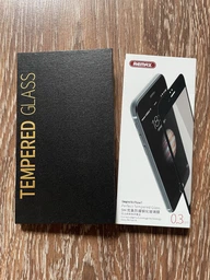 Захисне скло Remax для iPhone SE 2020 Black фото від покупців 4
