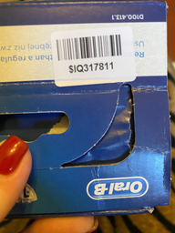 Електрична зубна щітка Oral-B Vitality Sensitive Clean D100 Blue (4210201234203) фото від покупців 6