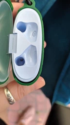 Силиконовый чехол Nik с карабином для OPPO Enco Air 2 (ETE11 W13) красный