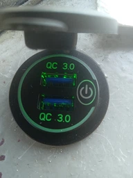 Автомобільна швидка USB зарядка врізна на 2 USB 12-24В, QC 3.0, 36Вт, Зелена (31506) фото від покупців 1
