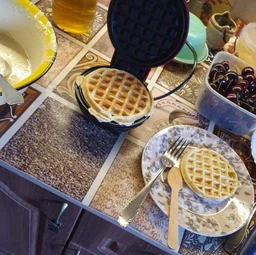 Вафельница электрическая мини электровафельница для венских и бельгийских вафель Red