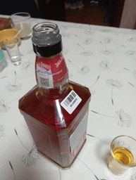 Лікер Jack Daniel's Tennessee Fire 0.7 л 35% (5099873010686) фото від покупців 4