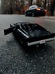 Конструктор LEGO Technic Dom's Dodge Charger (42111) [78499] фото от покупателей 3