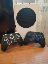 Накладки силіконові на аналогові стики для джойстика PS5 Dualsense чорні з малиновою окантовкою 2 шт фото від покупців 12