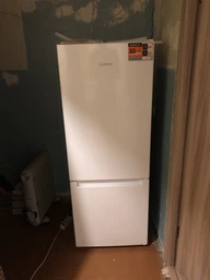 Двухкамерный холодильник Indesit LI6 S1E W фото от покупателей 5