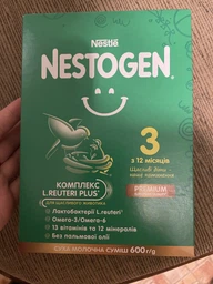 Смесь молочная сухая Nestogen 3 с лактобактериями L. Reuteri для детей с 12 месяцев 1000 г (8445290890177) фото от покупателей 8
