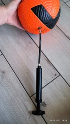 Насос для мячей Select 15 см (010) Черный (5703543204144) фото от покупателей 3