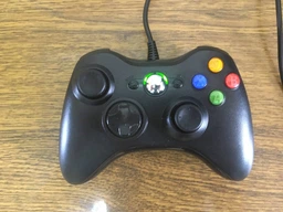Дротовий геймпад джойстик контролер PC360 для комп'ютера в стилі Xbox 360 у чорному кольорі AdlerGame (8223-80) фото від покупців 9