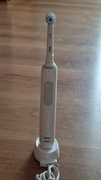 Электрическая зубная щетка Oral-B Pro 3 Sensitive Clean 3000 (4210201291237) фото от покупателей 4