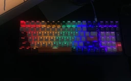 Ультракомпактна MAMBASNAKE K3 Pro Mini дротова 98-клавішна механічна клавіатура з RGB, спіральний кабель USB Type-C, металевий авіаційний пружинний роз’єм TPU. Червоні світчі. Колір - Білий. Розкладка ( ENG - UA)