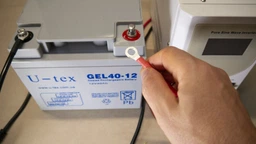 Інвертор живлення UTEX-HB1500 UPS 1500VA/1200W 12VDC 230VAC (сумісність із LifePo4, макс. струм заряду 30А) фото от покупателей 15