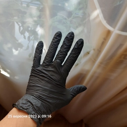 Одноразові рукавиці MedTouch нітрилові без пудри Розмір S 100 шт. Чорні (4820226660064/Н325914) фото від покупців 3