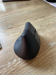 Миша Logitech Lift Vertical Ergonomic Wireless/Bluetooth White (910-006475) фото від покупців 12