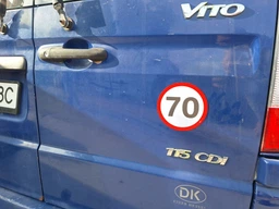 Знак "70" на авто МАГНІТНИЙ зйомний фото від покупців 6