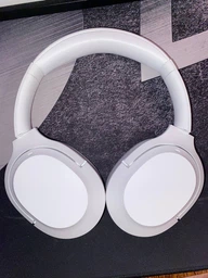 Навушники Razer Opus X Quartz (RZ04-03760300-R3M1) фото від покупців 4