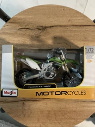 Мотоцикл іграшковий Kawasaki Ninja ZX-10R в масштабі 1:12 колір різнокольоровий MAISTO ЦБ-00268128