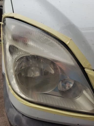 Полироль-реставратор для фар 2 в 1 Turtle Wax Headlight Restorer 300 мл (5010322531682)