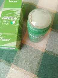 Очищаюча маска-стик проти чорних крапок та акне GREEN TEA 40 г фото від покупців 1