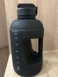 Бутылка для воды UZSPACE Fitseven The King Frosted 6069 2300 мл Черная (6955482363843) фото от покупателей 4