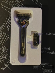 Станок для гоління чоловічий (Бритва) Gillette Fusion5 ProGlide Flexball з 2 змінними картриджами (7702018390816) фото від покупців 4