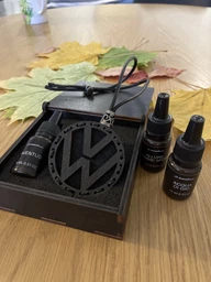 Ароматизатор в машину OudWood из дерева с логотипом Volkswagen (Фольксваген) по мотивам Dior - Sauvage фото от покупателей 1