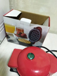 Стильная и портативная, электрическая мини - вафельница Waffle Maker с антипригарным покрытием, красная (SKU-5142) фото от покупателей 1