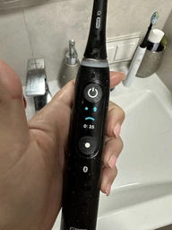 Электрическая зубная щетка Oral-B iO 10 Black (4210201434672) фото от покупателей 7