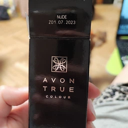 Матуючий тональний крем для обличчя Avon 30мл Спокійне сяйво, Avon True WARMEST BEIGE фото від покупців 3