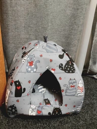Мягкий домик для домашних животных собак и кошек с котиками 35 x 30 см Incor Серый