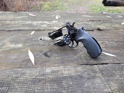 Револьвер флобера Zbroia Profi-4.5" Чорний / Дерево (Z20.7.1.009)