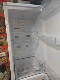 Двокамерний холодильник Beko RCNA305K20W