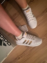 Подростковые кеды для девочки Adidas Grand Court 2.0 K GY2326 5903419559211 40 Белые (5903419559280) фото от покупателей 1
