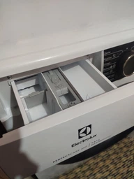 Стиральная машина узкая ELECTROLUX EW6S226SUI фото от покупателей 10