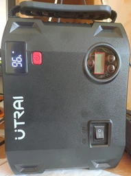 Бустер Utrai Jstar 5 2000A/59.2wh пуско-зарядное устройство, повербанк, насос фото от покупателей 1