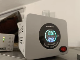 Стабилизатор напряжения Qoltec автоматический AVR 2000VA (5901878507248) фото от покупателей 5