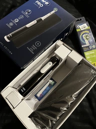Электрическая зубная щетка Oral-B (Pro1 Black) фото от покупателей 10