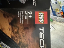 Конструктор LEGO Technic Машина-трансформер на дистанционном управлении 772 деталей (42140)