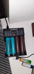 Зарядное устройство универсальное Liitokala lii-402, 4 канала,LCD дисплей, поддерживает Li-ion, Ni-MH и Ni-Cd AA (R6), ААA (R03), AAAA, С (R14) фото от покупателей 7